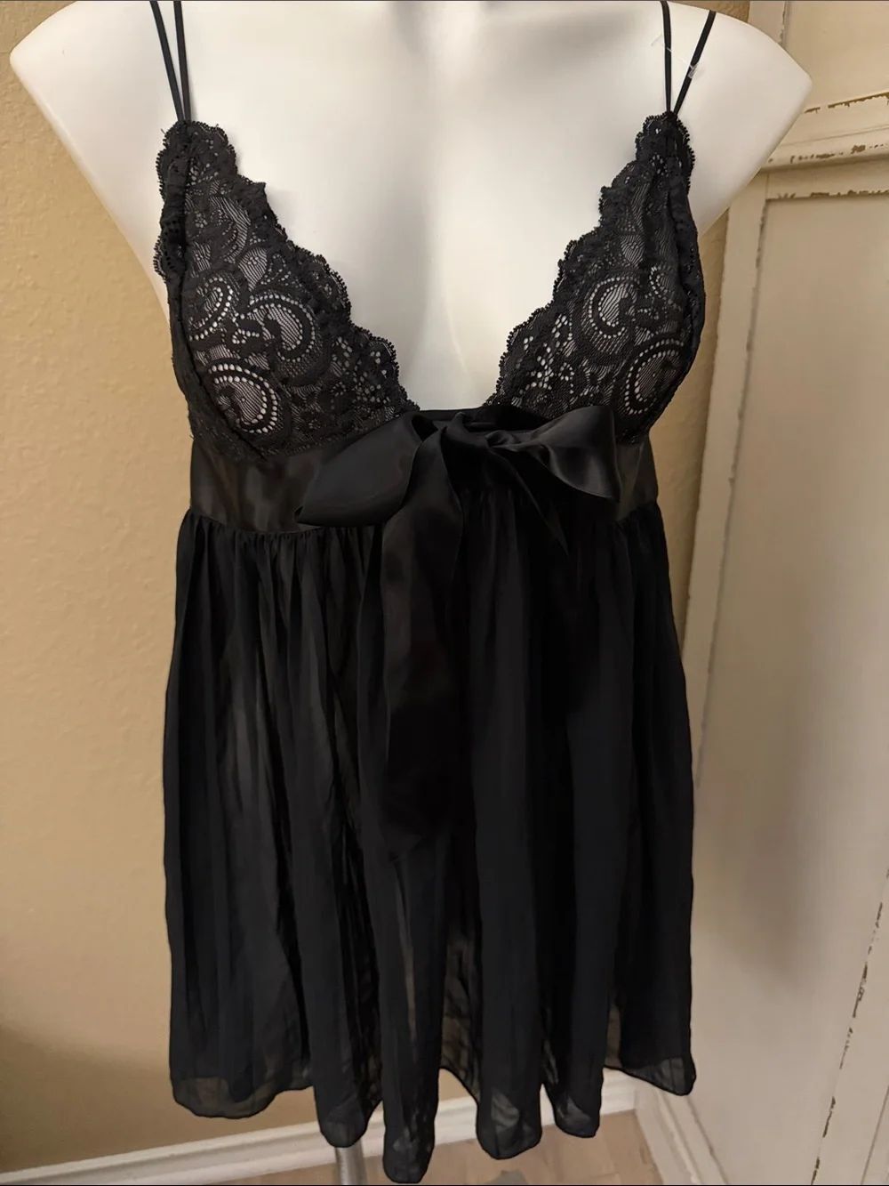Victoria's Secret Black Lace & Chiffon Babydoll